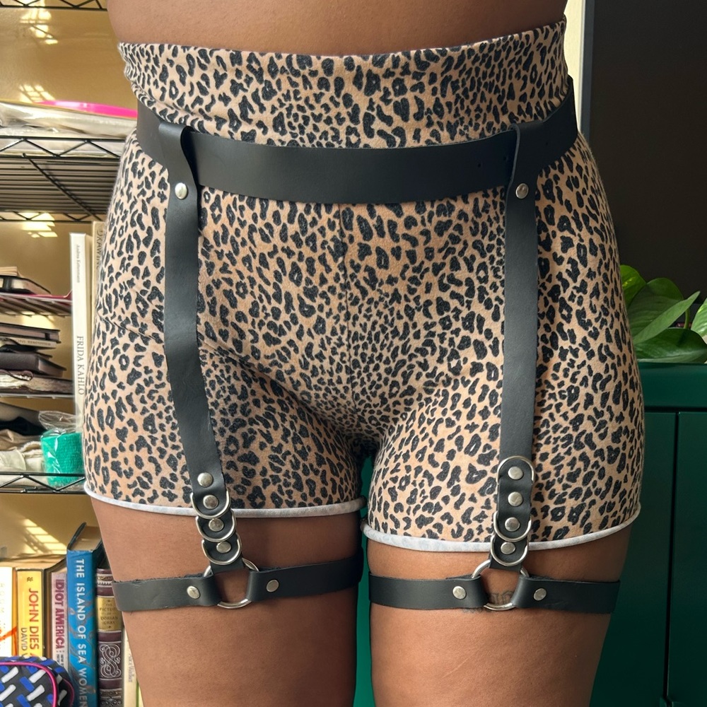 Leather Thigh Garter Belt